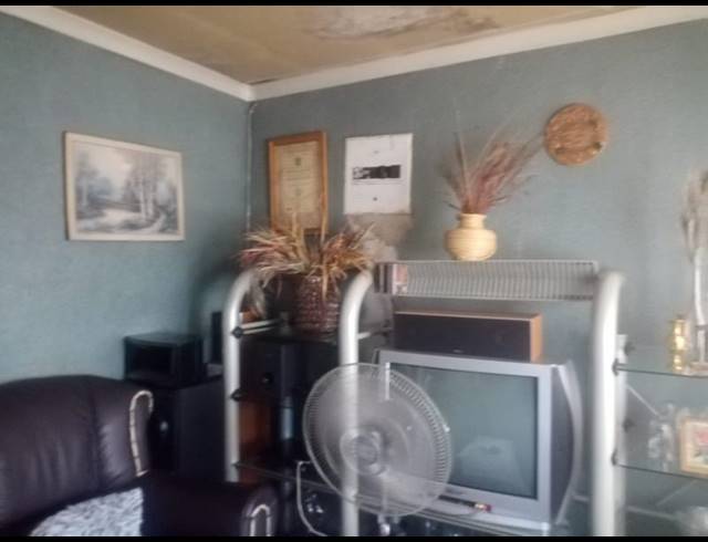 4 BEDROOM HOUSE FOR SALE IN TWALA